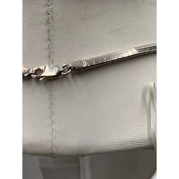 Sterling Silver 925‎ Omega Chain Necklace Round Adjustable 4mm 16”
18.5 grams - Picture 5 of 7